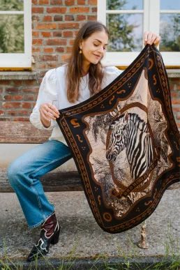 Seidentuch Wild World Republic 6 carre soie antan creations zebra 2.jpg uai